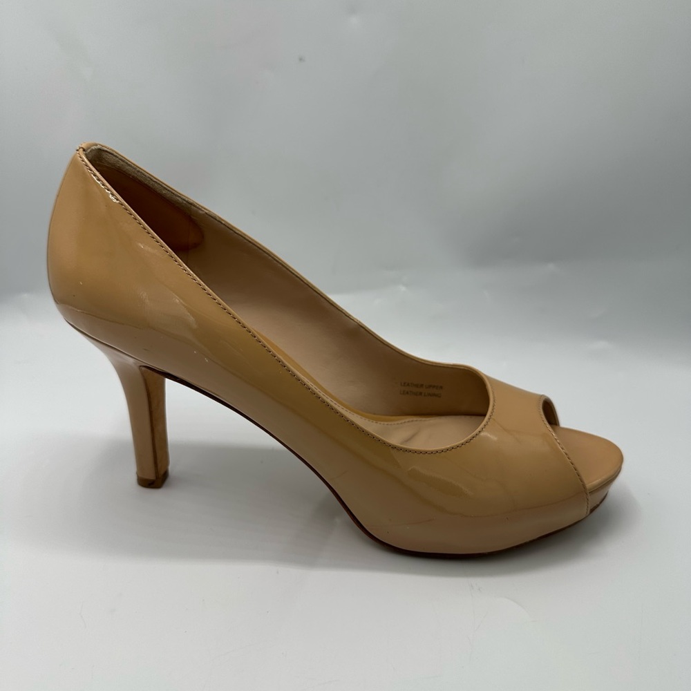 Via Spiga Women's Tan Peep-Toe Patent Leather Heels size 7M